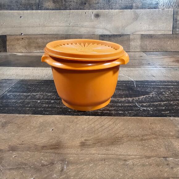 Vintage Tupperware ORANGE Servalier Container Bowl #886-33 with Lid #812-28 1970 - Picture 1 of 7